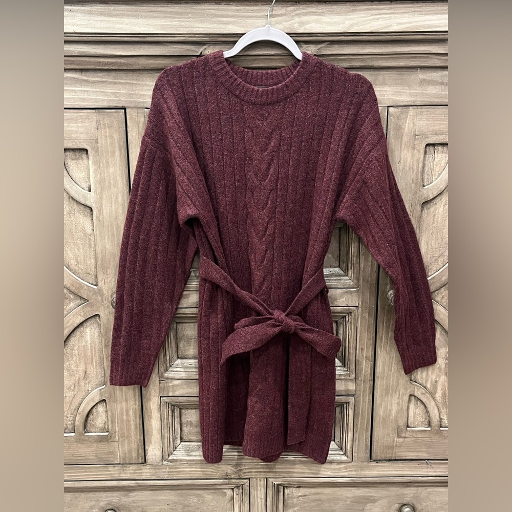 NWOT Women’s LULU’S Maroon/Wine Ribbed Belted Sweater Dress (Small)